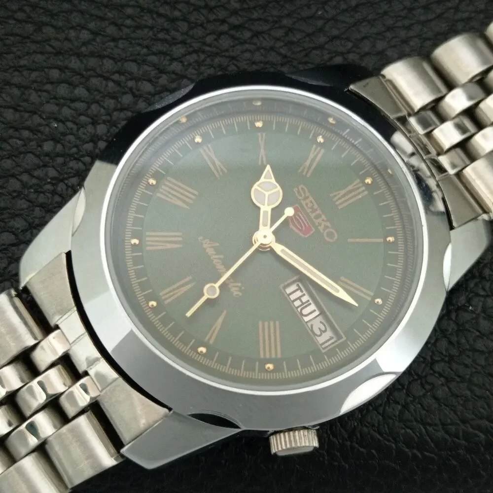 Vintage 1989 Seiko Automatic Mens Silver Watch W/daydate & Gold accents